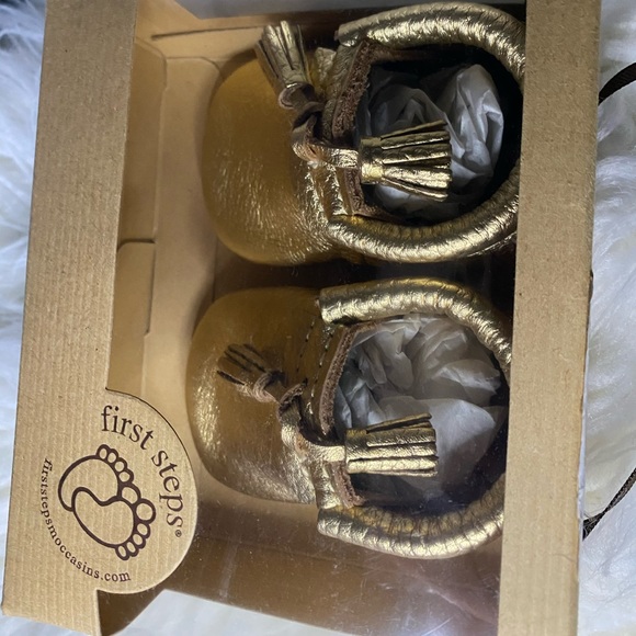 NIB First Steps Baby Gold Moccasin Shoes - Picture 4 of 8